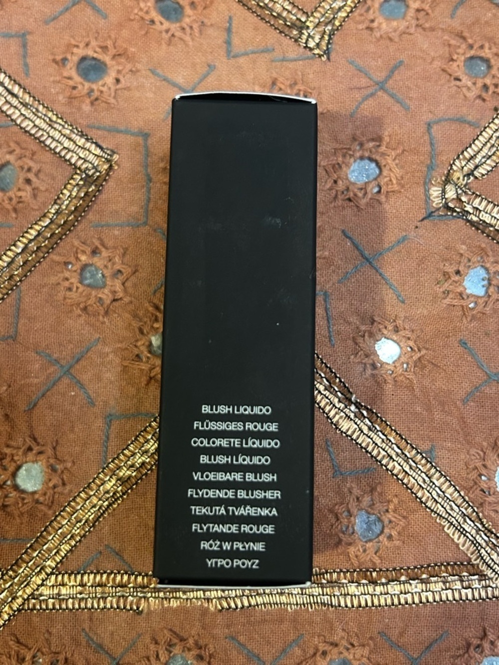 NARS Afterglow Liquid Blush in Behave - Picture 6 of 8